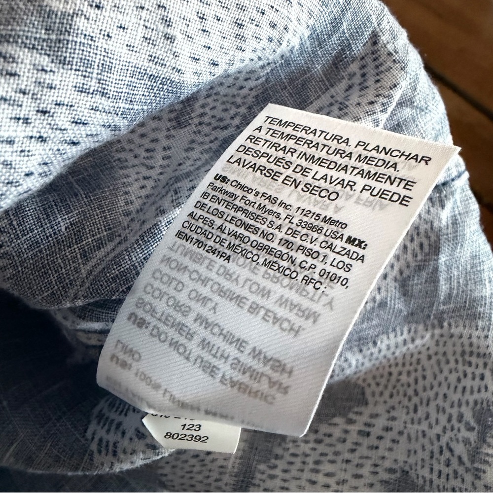 Chico’s Navy & White Leaf-Pattern Button-Down Shi… - image 10